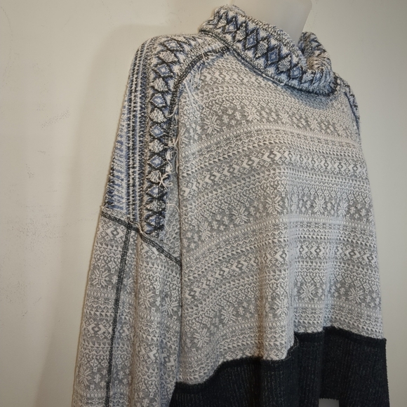 We The Free At The Lodge Women's Cropped Sweater - Blue and Gray , Size L - Picture 2 of 9